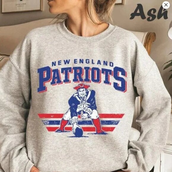 New England Patriots Football Sweatshirt,  Patriots Football Shirt Tee - Picture 1 of 2